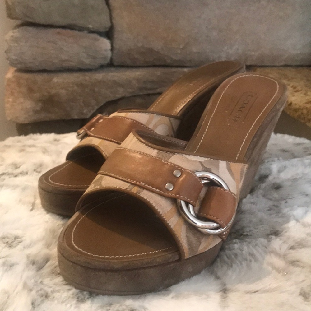 Like New Coach Wedge - Picture 2 of 4